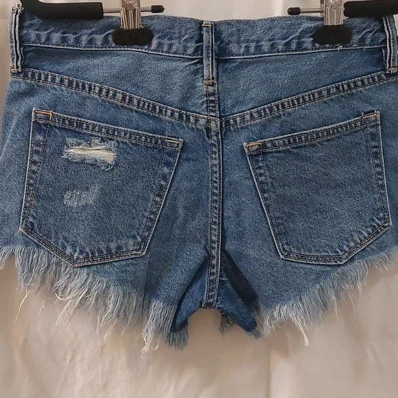 Free People, We the free. Mid Indigo Frayed hem distress shorts. W25 - Picture 4 of 5